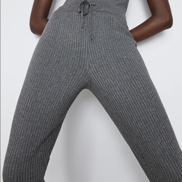 Ribbed jogger - Picture 2 of 4